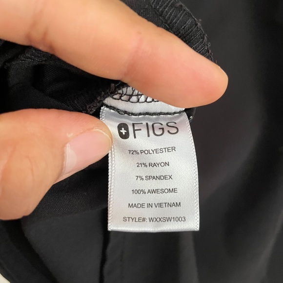 Figs Rafaela Oversized Top & Zamora Jogger Scrub Set - Picture 9 of 14